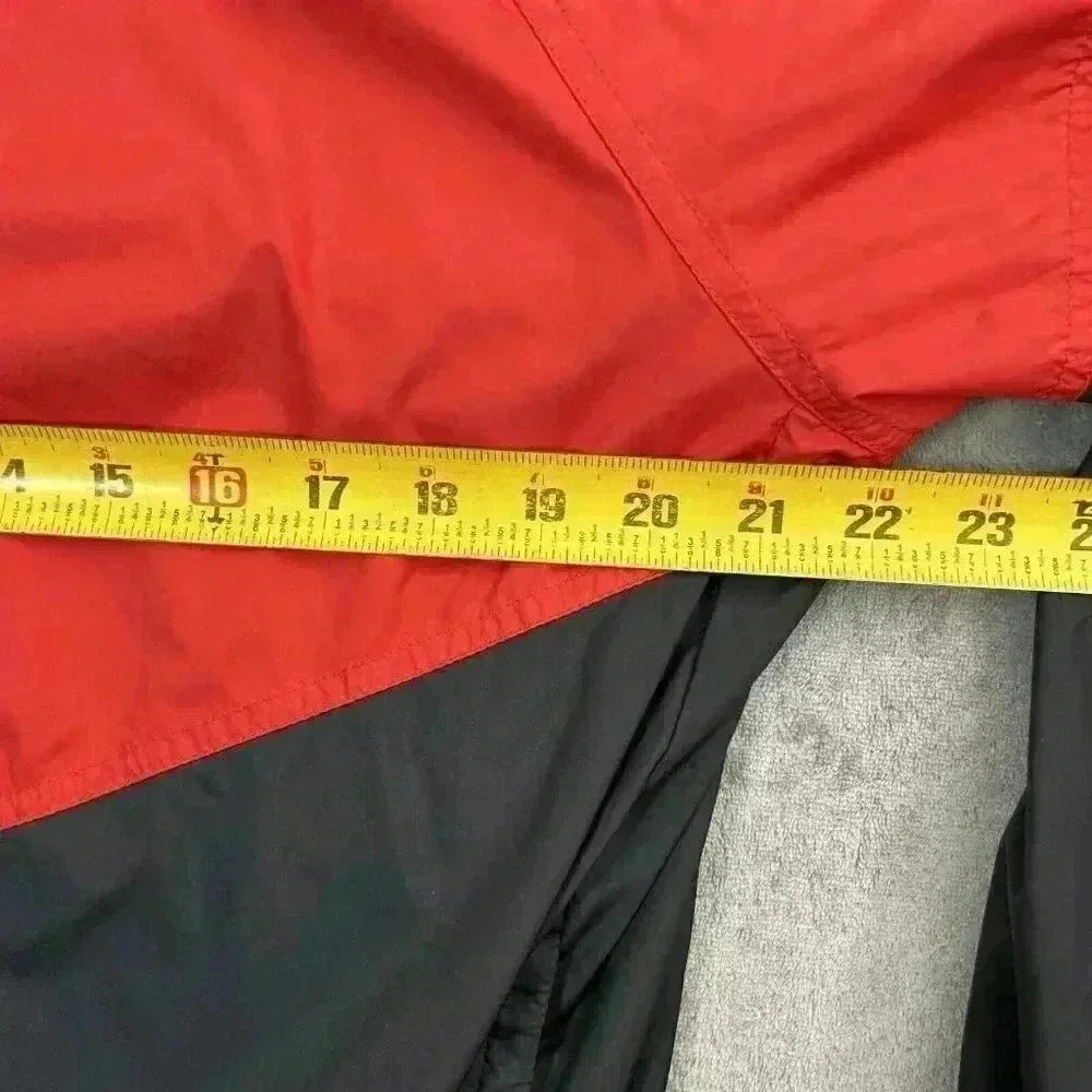 Nike SB Jacket Men S Black Red Shield Windbreaker Packable Hood 1/4 Zip Pullover - Picture 3 of 10